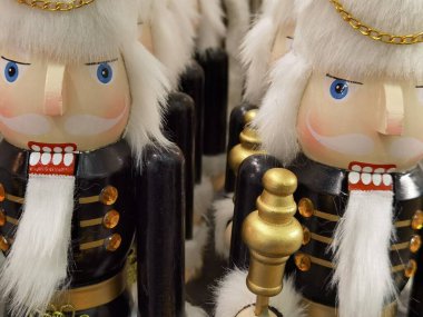 Fındıkkıran, Almanya 'da Noel' de bilinir çünkü fındık hasadı da bu zamanlarda düşer.