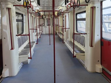 Bulgaristan 'a bağlı metro istasyonu Sofya Havaalanı çok temiz ve güzel 