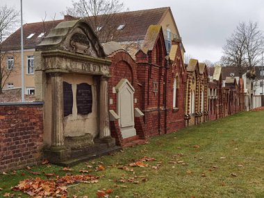 Brandenburg 'daki Yahudi mezarlığı bugün 1. Dünya Savaşı' nda yok edildi.