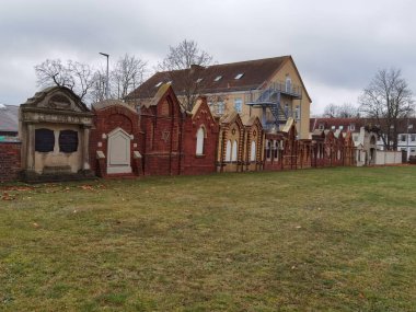 Brandenburg 'daki Yahudi mezarlığı bugün 1. Dünya Savaşı' nda yok edildi.