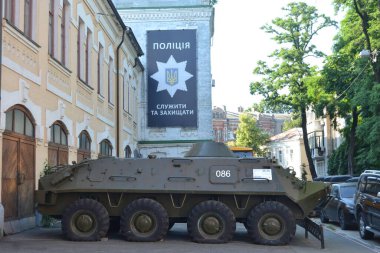 Ukrayna 'nın başkenti Kyiv 09.07.2021' deki savaş durumunda zırhlı araçlar