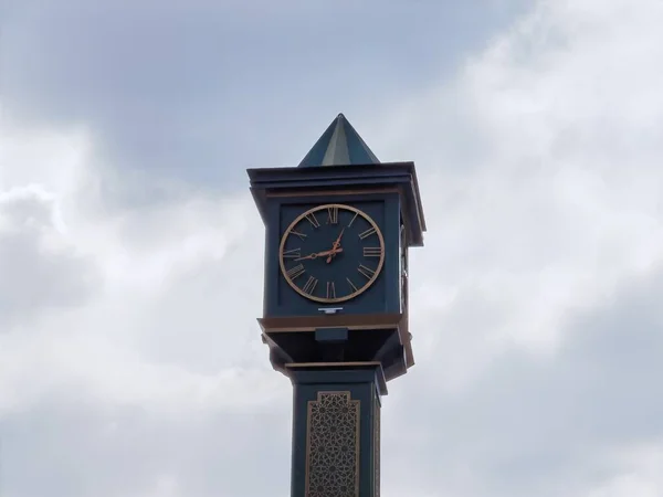 Ρολόι Πύργος Στην Ankara Ωραίο Τετράγωνο Και Σπάνιο Σχήμα — Φωτογραφία Αρχείου
