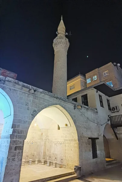 Die Birecik Moschee Mit Ihrem Schattigen Platz Der Der Region — Stockfoto