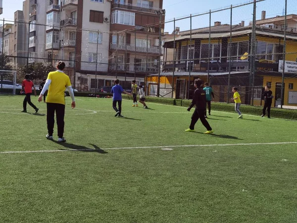 2022 Jóvenes Jugando Fútbol Campo Alfombras Izmir Aliaga — Foto de Stock