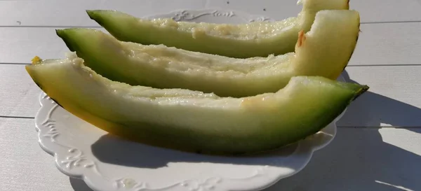 Honingdauw Meloen Plakjes Scheepsvorm — Stockfoto