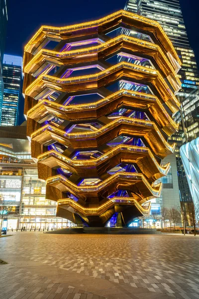 Gemi New York, dikey