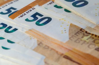 Yakın planda 50 avroluk banknotlar. Nakit para. Yumuşak odak.