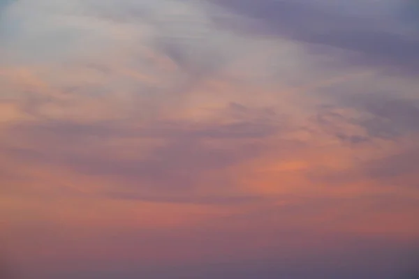 Zonsondergang Hemel Achtergrond Avond Mooie Lucht Kleurrijke Wolken Bij Zonsondergang — Stockfoto