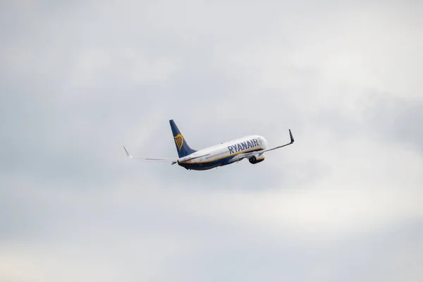 Ryanair Boeing 737 8As Airplane Sky Flying Passenger Plane Riga — Stock Photo, Image