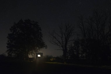 Gece çobanın karavanı.