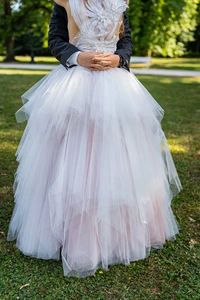 Bride Groom Hand — Stockfoto