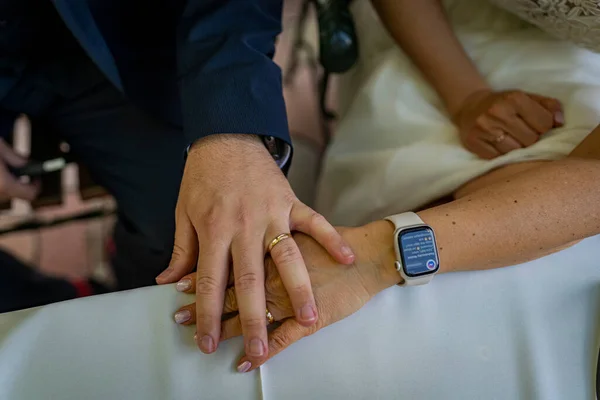 Bride Groom Hand — 스톡 사진