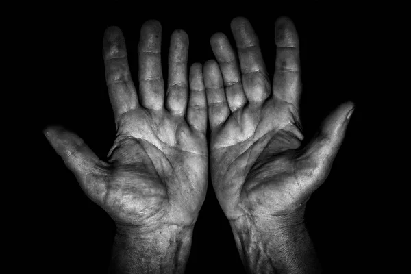 Ręce Kobiety Czarnym Tłem — Zdjęcie stockowe