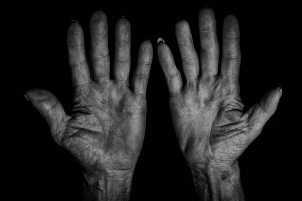 Velha Mão Suja Com Tinta Preta Branca Fundo Escuro — Fotografia de Stock