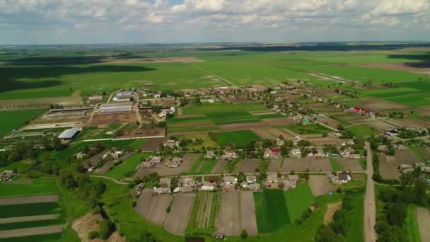 Kırsal Bölgeleri Olan Bir Ukrayna Köyünün Havadan Görünüşü Beyaz Evleri — Stok video