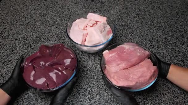 Cook Black Gloves Puts Pork Lard Liver Three Glass Bowls — Vídeo de Stock