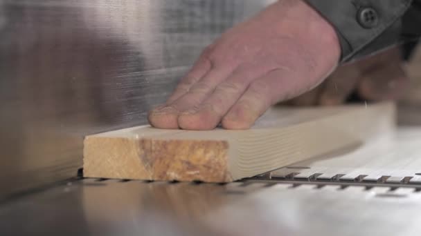 Slow Motion Shot Carpenter Trimming Board Using Thickness Planer Wooden — Vídeo de Stock