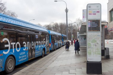 Rusya, Moskova, otobüs durağı, gelen otobüsler, bilgi panosu