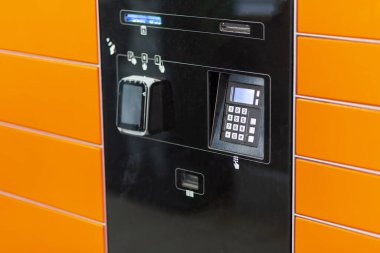 ATM terminal görüntüsü ve düğmeleri kapat.