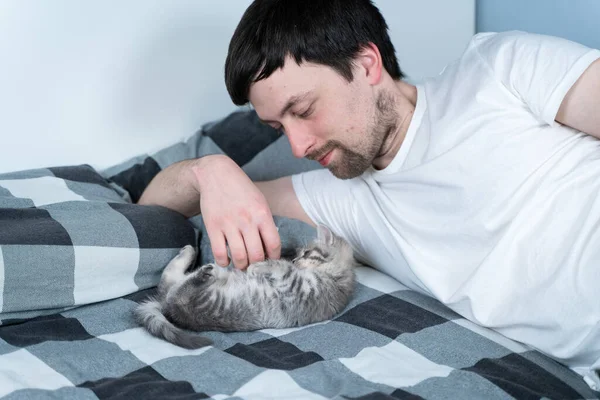 Theme Love Care Protection Pets Man Basking Bed Baby Gray — Stock Photo, Image