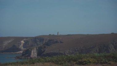 Fransa, Brittany 'nin Atlantik kıyısındaki deniz feneri. Phare du Cap Frehel