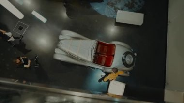 15 Nisan 2022. Münih, Almanya. BMW Müzesi. BMW araba ve motosiklet sergisi. BMW Müzesi 'ndeki efsanevi araba ve motosiklet modellerinin sergisi ve başarıları.