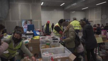 March 15, 2022 Berlin, Germany. Main Station. Berlin volunteers help refugees from Ukraine and their animals. 