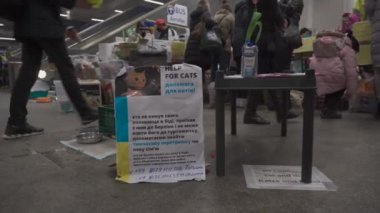 March 15, 2022 Berlin, Germany. Main Station. Berlin volunteers help refugees from Ukraine and their animals. 