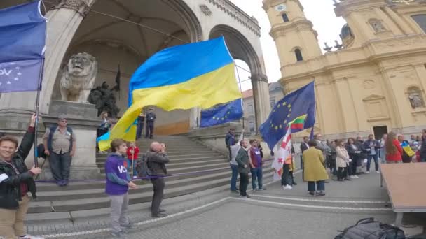 May Munich Germany Protest Ukrainians Odeonsplatz Demonstrators Invasion Russia Ukraine — Stock Video