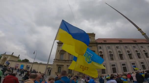 Május München Németország Ukránok Tiltakozása Odeonsplatzon Rally Ellen Háború Ukrajnában — Stock videók