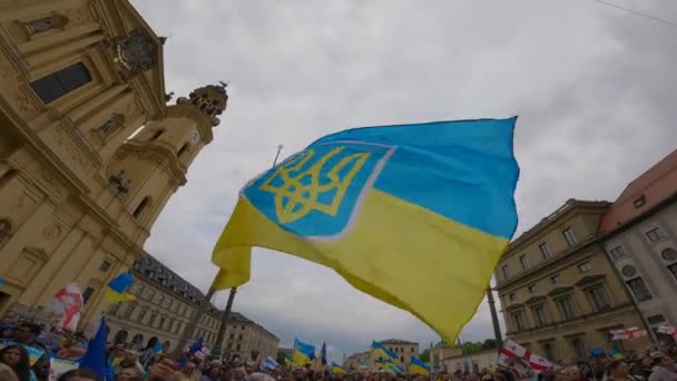 Mei Munich Jerman Protes Ukraina Odeonsplatz Demonstran Yang Menentang Invasi — Stok Video