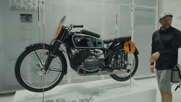 Kwietnia 2022 Monachium Niemcy Muzeum Bmw Motocykl Muzeum Bmw Welt — Wideo stockowe