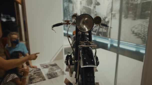 Abril 2022 Munique Alemanha Museu Bmw Motocicleta Museu Bmw Welt — Vídeo de Stock