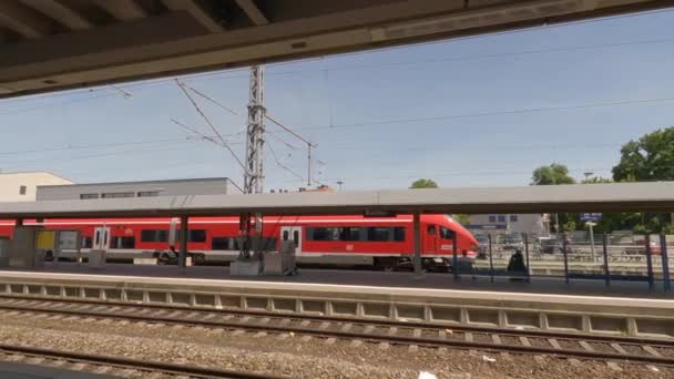 2022年6月17日 ドイツ バイエルン ブクロエ駅 ドイツ鉄道 地域列車 ドイツ バーンAg バイエルンの小さな鉄道駅 ドイツのテーマ公共交通機関 — ストック動画