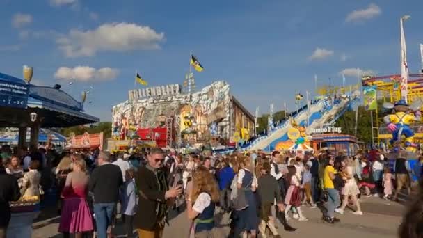Сентября 2022 Года Мюнхен Германия Октоберфест Парк Развлечений Октоберфесте Солнечную — стоковое видео