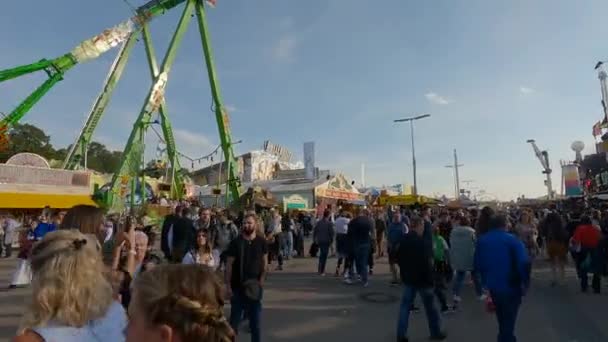Сентября 2022 Года Мюнхен Германия Октоберфест Парк Развлечений Октоберфесте Солнечную — стоковое видео