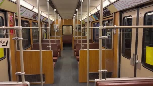 Interior Trens Antigos Metrô Vintage Munique Vazio Velho Vagão Metro — Vídeo de Stock