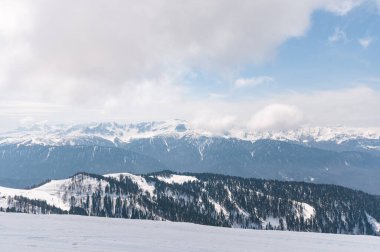 Kafkasların kış dağları