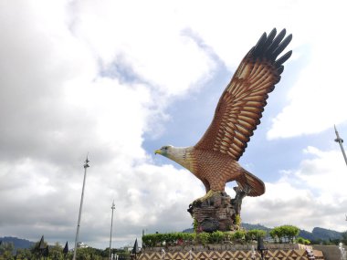 Langkawi Adası, Malezya: 6 Kasım 2021 Langkawi 'nin ünlü simgesi Kartal Meydanı, Dataran Lang.