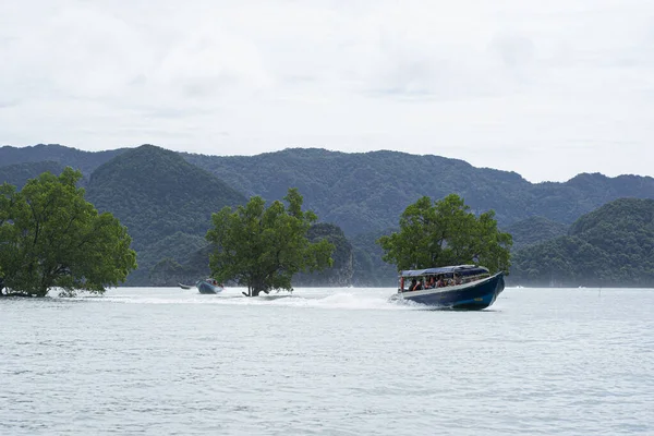 Langkawi Island Μαλαισία Νοέμβριος 2021 Speedboat Φέρνοντας Τουρίστα Για Νησί — Φωτογραφία Αρχείου