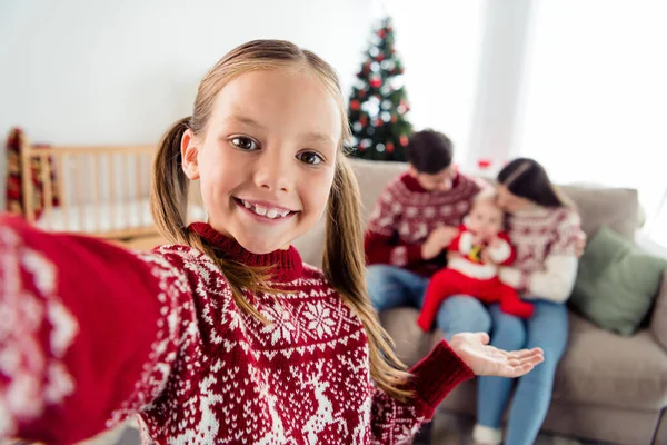 Photo of young little girl happy positive smile make selfie video record show hand welcome invite family holiday indoors — Stock Photo, Image