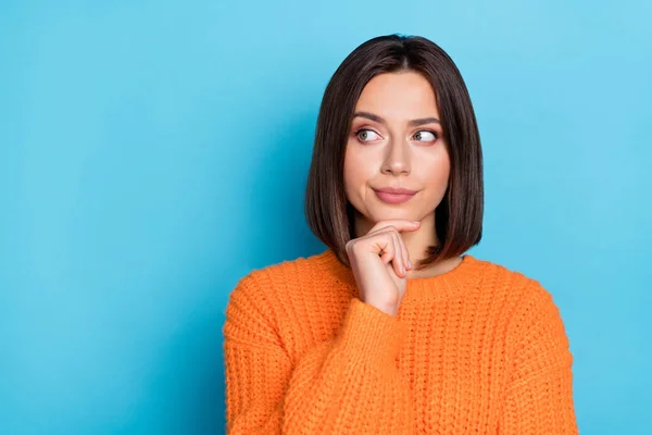 Retrato Chica Atractiva Alegre Toma Decisión Copia Espacio Blanco Lugar — Foto de Stock