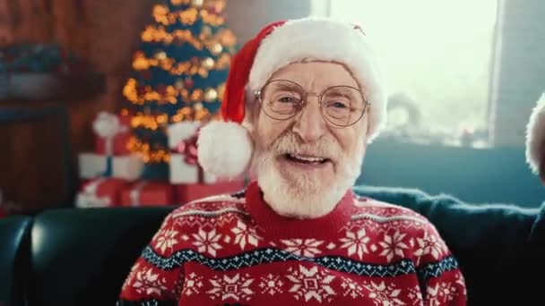 Cheerful sincere grandchildren hug genuine grandpa — Stock Video
