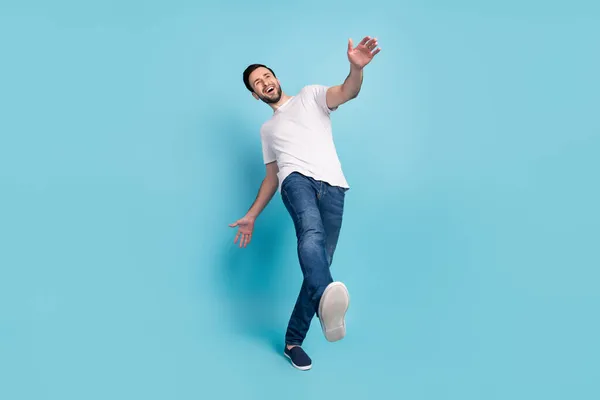 Foto Tamaño Completo Alegre Joven Emocionado Festejando Sonrisa Dentada Aislado —  Fotos de Stock