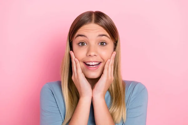Photo of young cheerful girl excited hands touch cheeks discount isolated over pink color background — Stockfoto