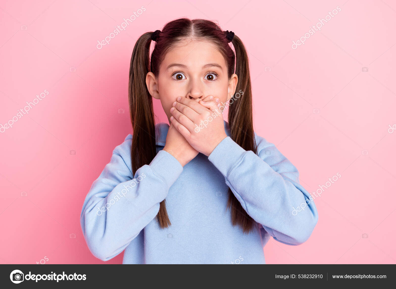 Pretends to be shocked hi-res stock photography and images - Alamy