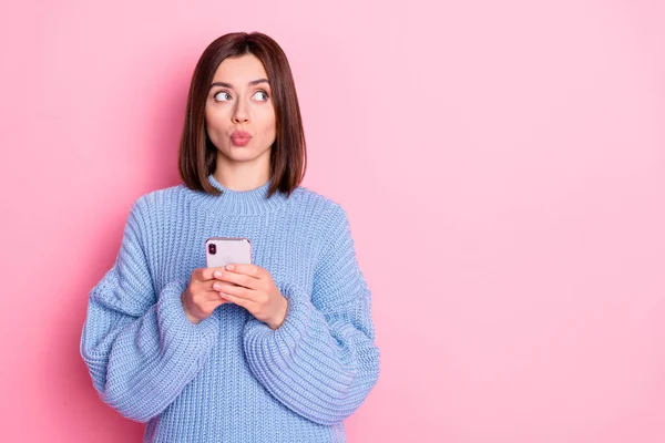 Portrait Attractive Minded Funky Girl Influencer Using Gadget Thinking Post — Stock Photo, Image