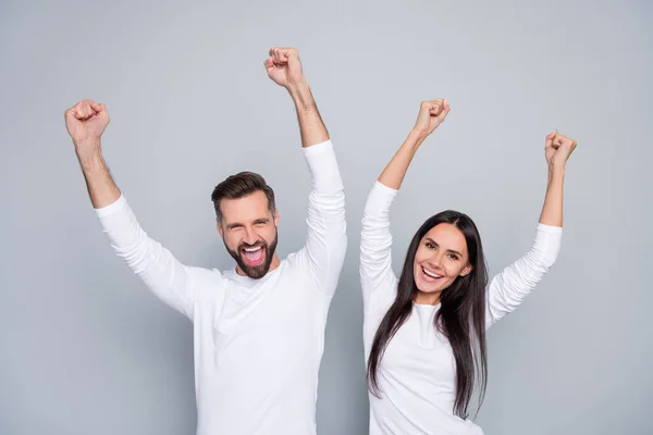 Foto Casal Hooray Millennial Gritar Desgaste Camisa Branca Isolada Fundo — Fotografia de Stock