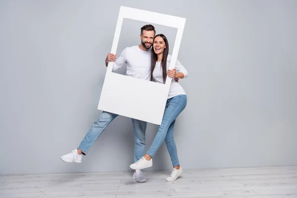 Full Length Photo Funky Young Couple Hold Window Wear Shirt — Stock Photo, Image