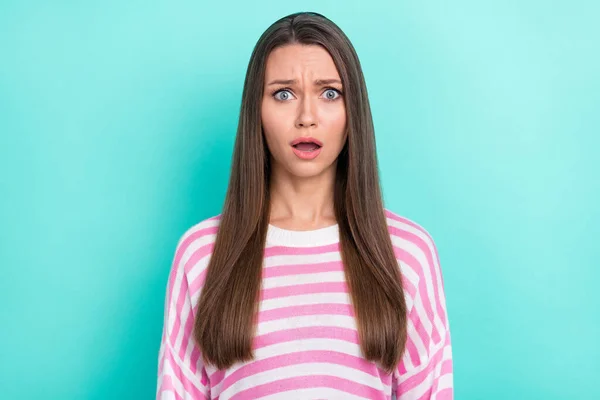 Retrato de atraente menina devastada mau humor reação negativa isolado sobre brilhante teal turquesa cor de fundo — Fotografia de Stock